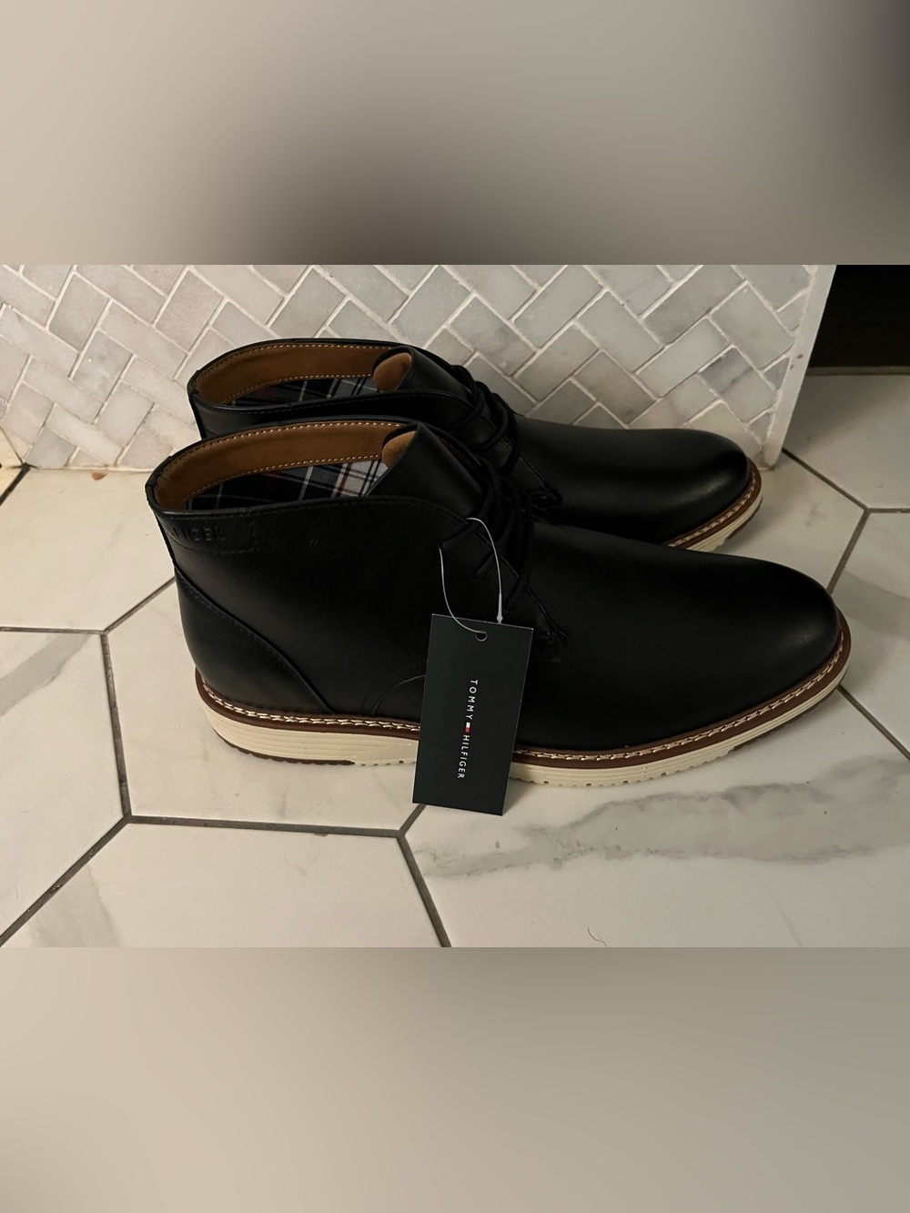 Tommy Hilfiger Black Leather Chukka Boots with Contrast Sole